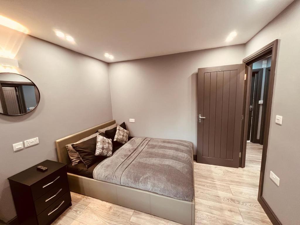 Urban Escape *4 Bedroom House* With Free Parking Birmingham Exterior photo