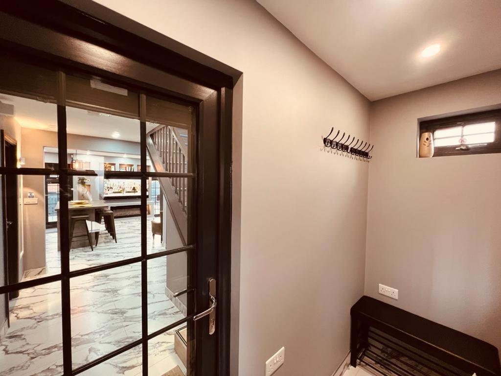 Urban Escape *4 Bedroom House* With Free Parking Birmingham Exterior photo