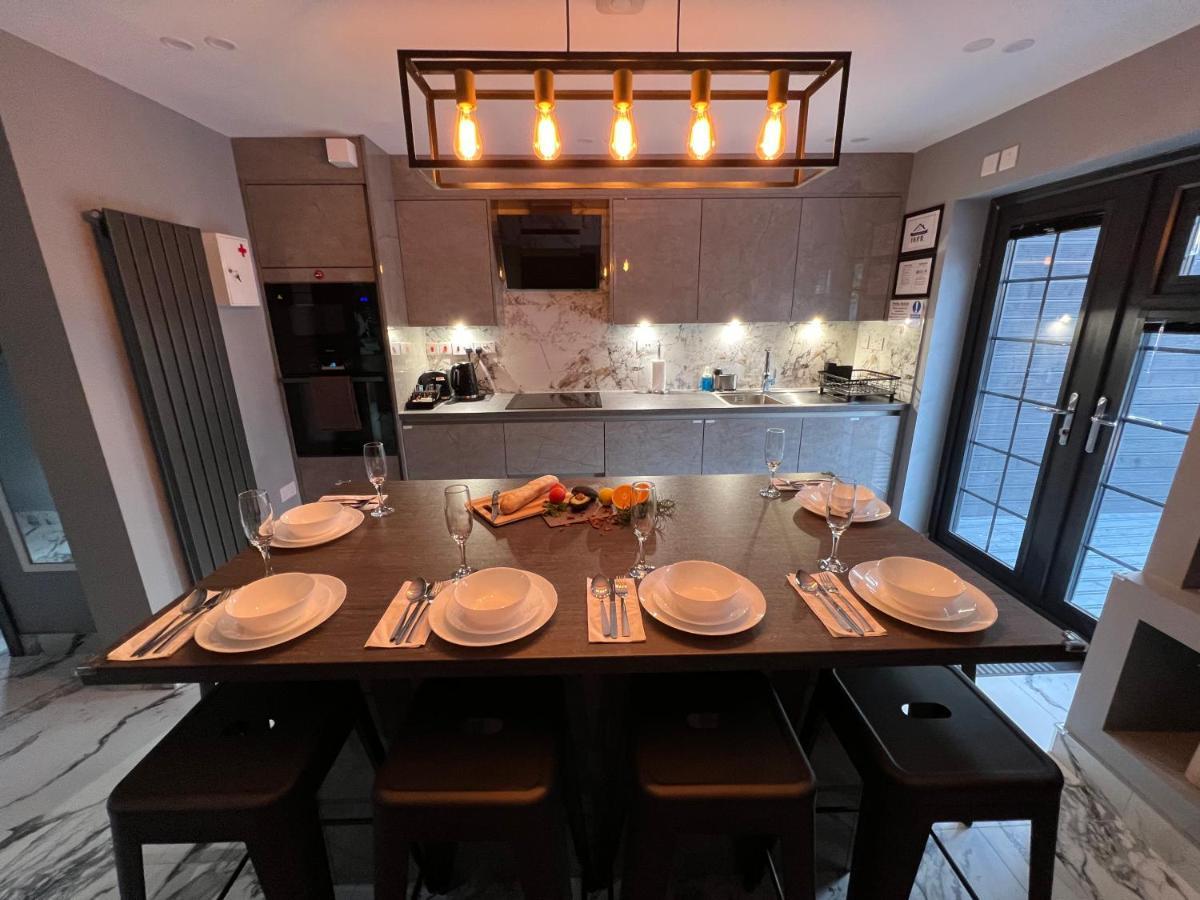 Urban Escape *4 Bedroom House* With Free Parking Birmingham Exterior photo