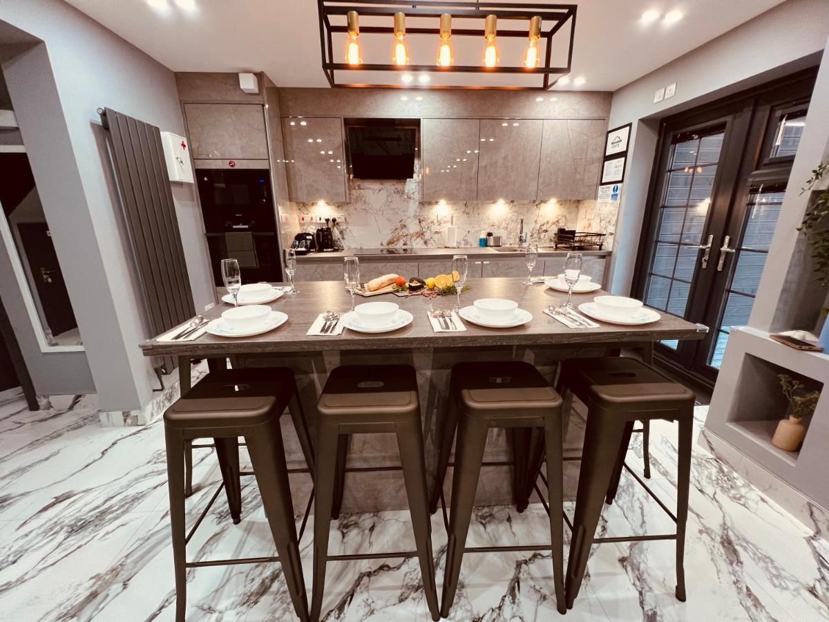 Urban Escape *4 Bedroom House* With Free Parking Birmingham Exterior photo