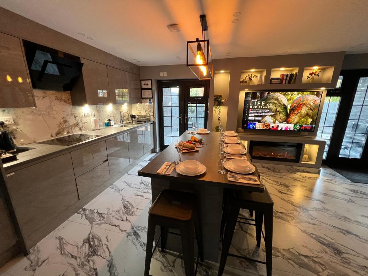 Urban Escape *4 Bedroom House* With Free Parking Birmingham Exterior photo